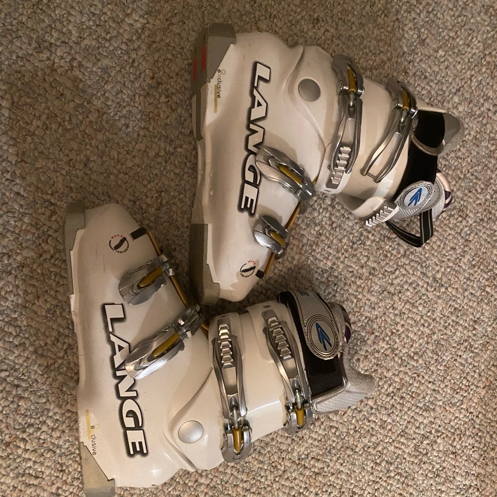 Womens Lange Exclusive ski boots